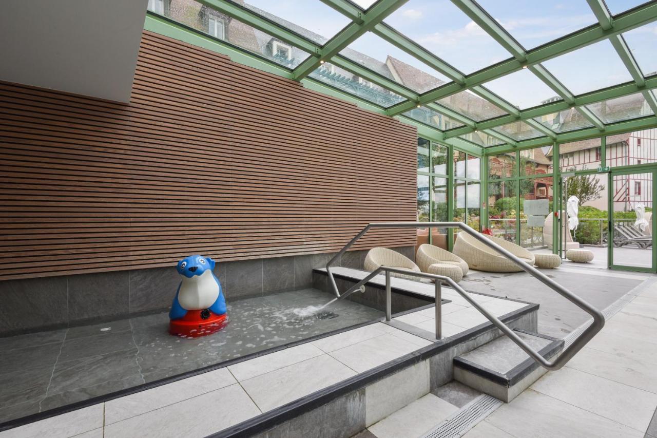 Residence Pierre & Vacances Premium Presqu'Ile De La Touques Deauville Exterior photo The outdoor area