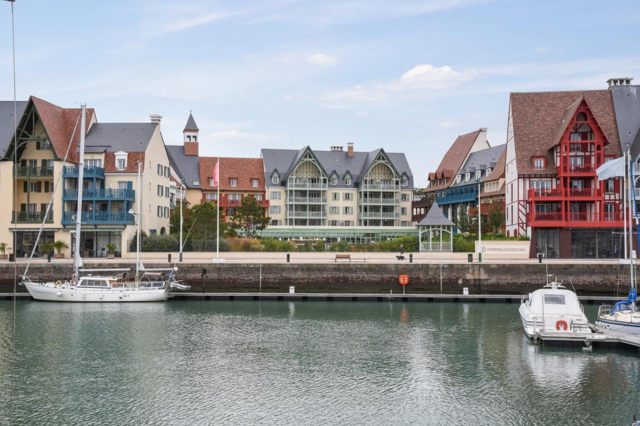Residence Pierre & Vacances Premium Presqu'Ile De La Touques Deauville Exterior photo The port of Port-Louis