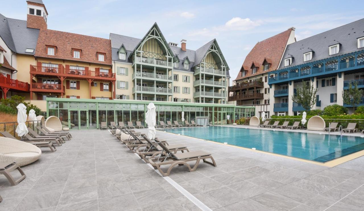 Residence Pierre & Vacances Premium Presqu'Ile De La Touques Deauville Exterior photo The complex of the spa
