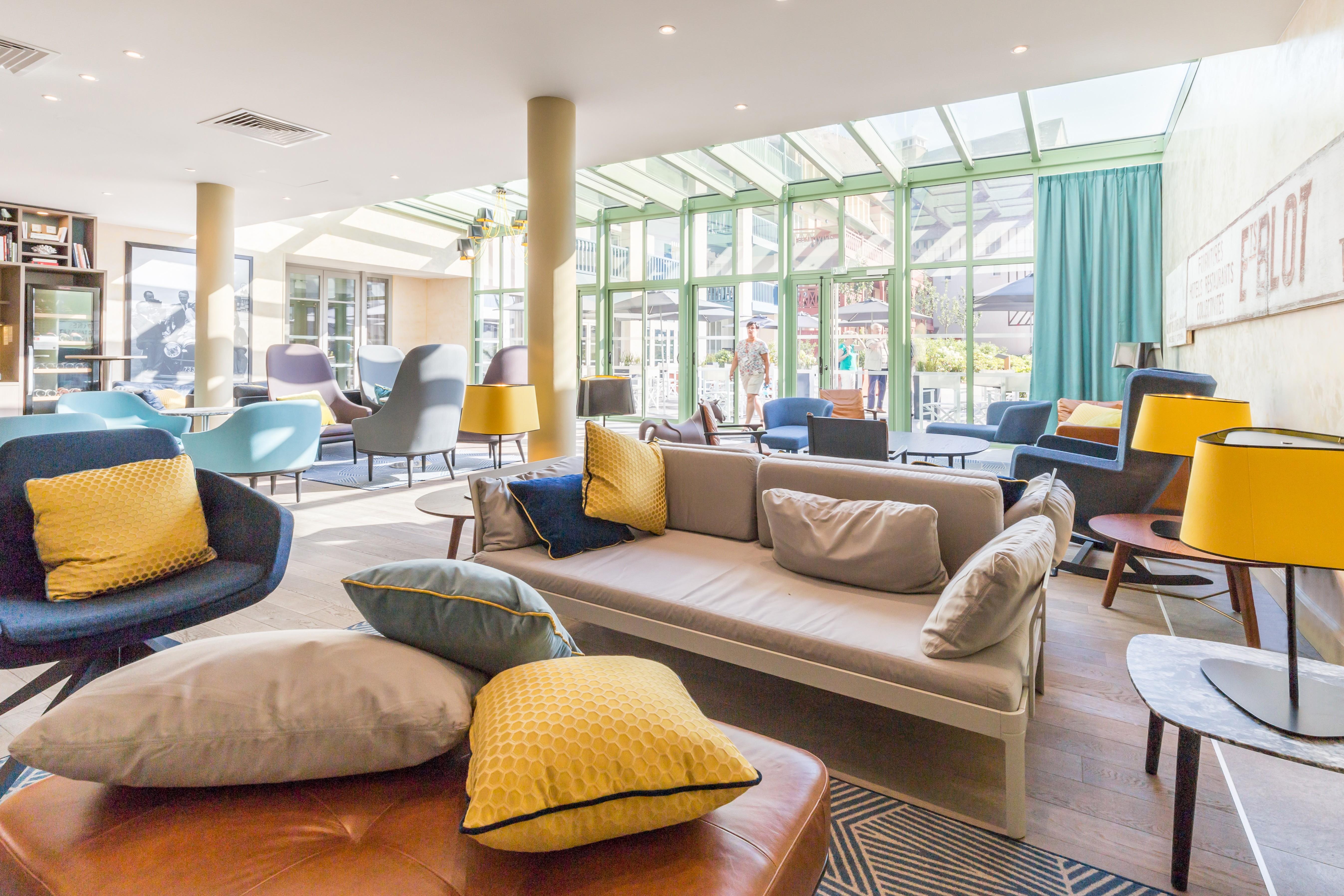 Residence Pierre & Vacances Premium Presqu'Ile De La Touques Deauville Exterior photo The interior of the hotel